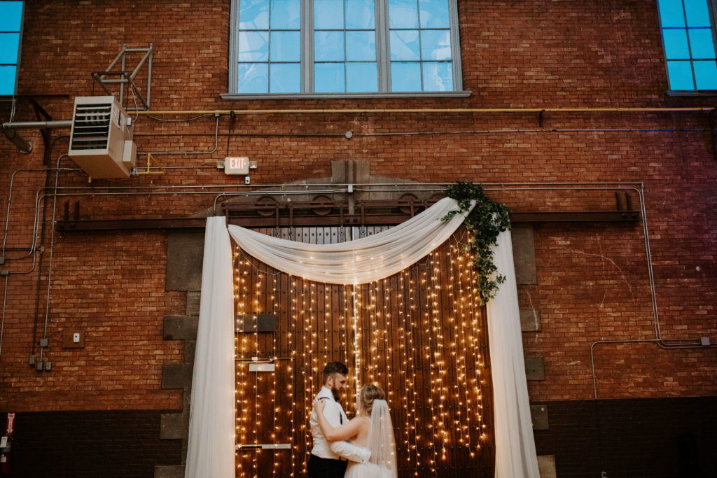 How to find a reputable wedding photograher