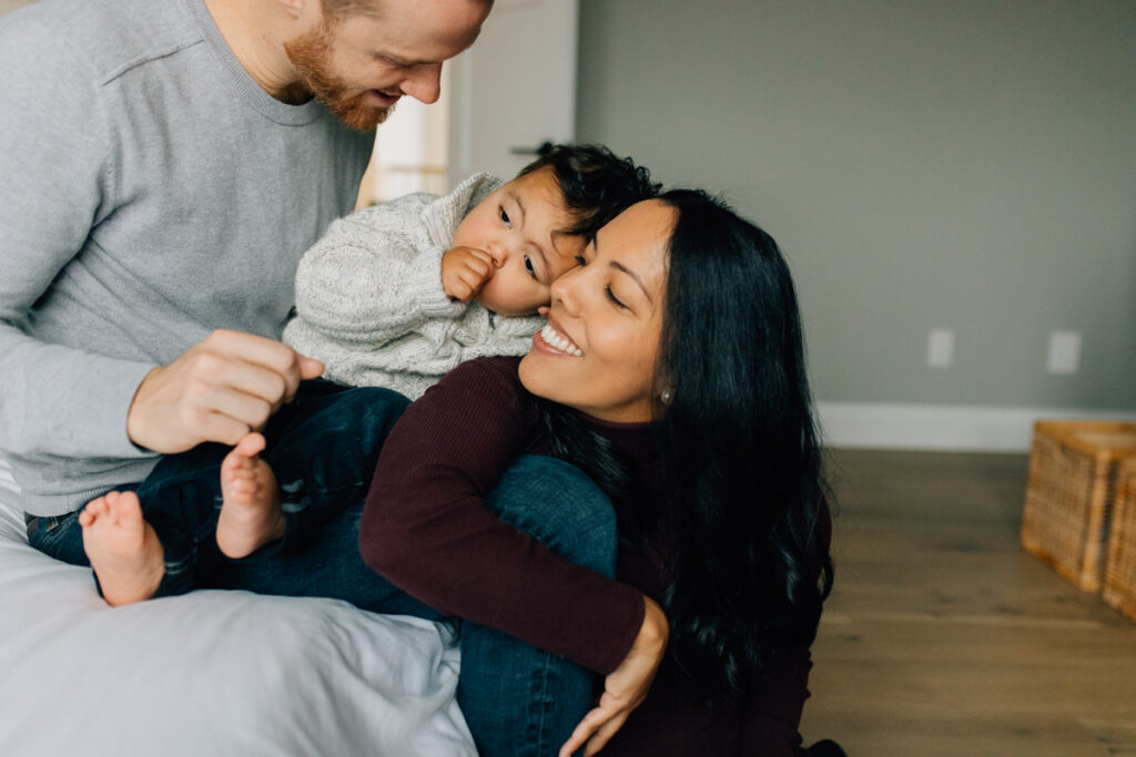 Relaxed in-home Maternity Session in Komoka, Ontario