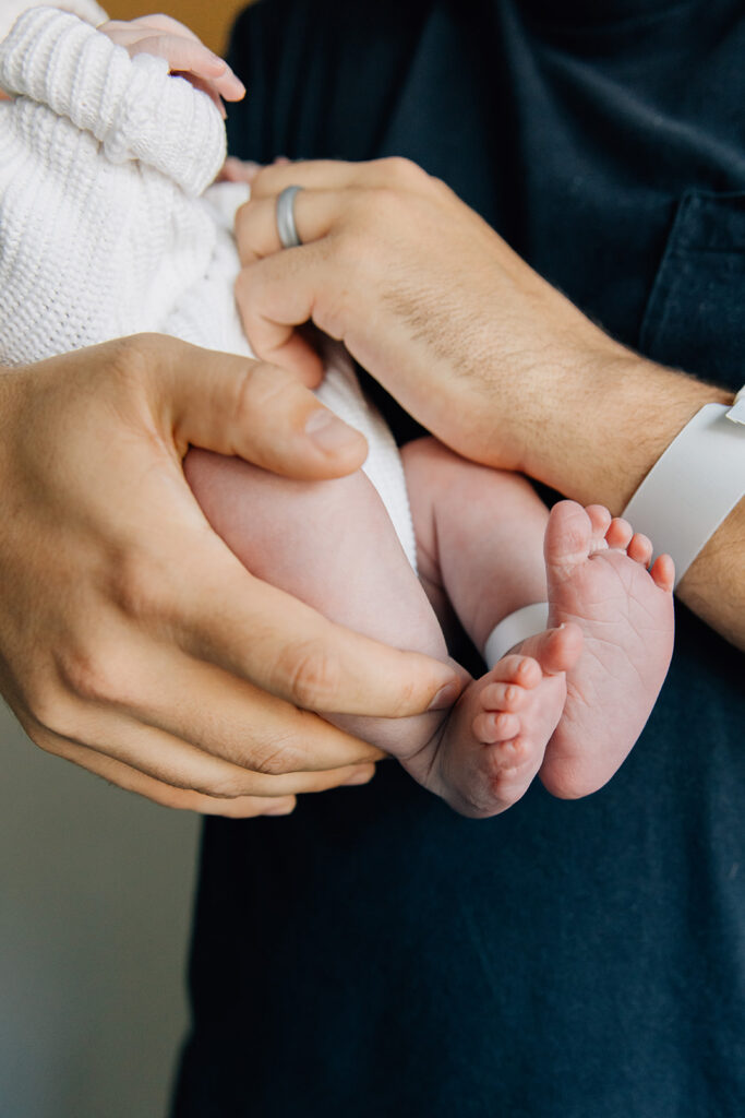 Newborn detail photo, tiny fingers and toes, Fresh 48 session Chatham-Kent Ontario