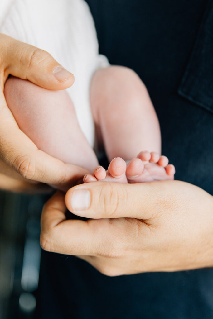 Newborn detail photo, tiny fingers and toes, Fresh 48 session Chatham-Kent Ontario