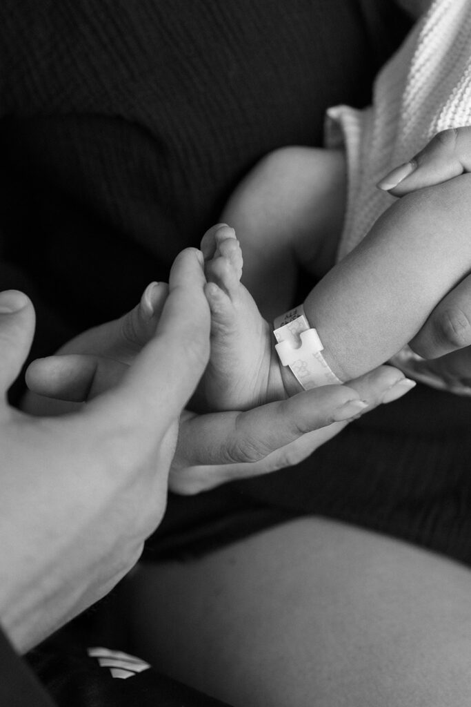 Newborn detail photo, tiny fingers and toes, Fresh 48 session Chatham-Kent Ontario