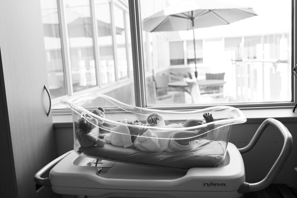 Newborn detail photo, tiny fingers and toes, Fresh 48 session Chatham-Kent Ontario